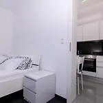 아파트 Black 트로기르